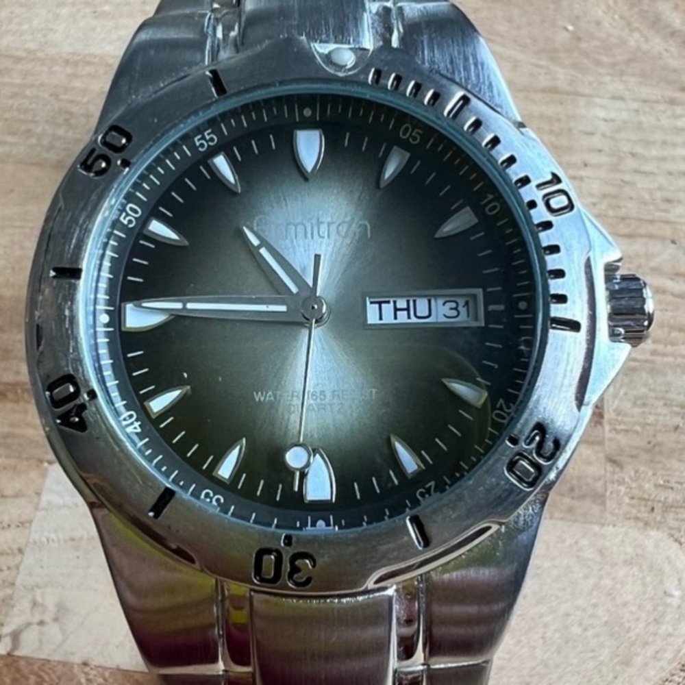 Armitron mens silver tone casual watch NEW BATTERY